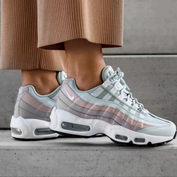 Nike Shoes - Nike Air Max 95 Moon Particle Beige Sneakers Women’s Size 10 307960-018